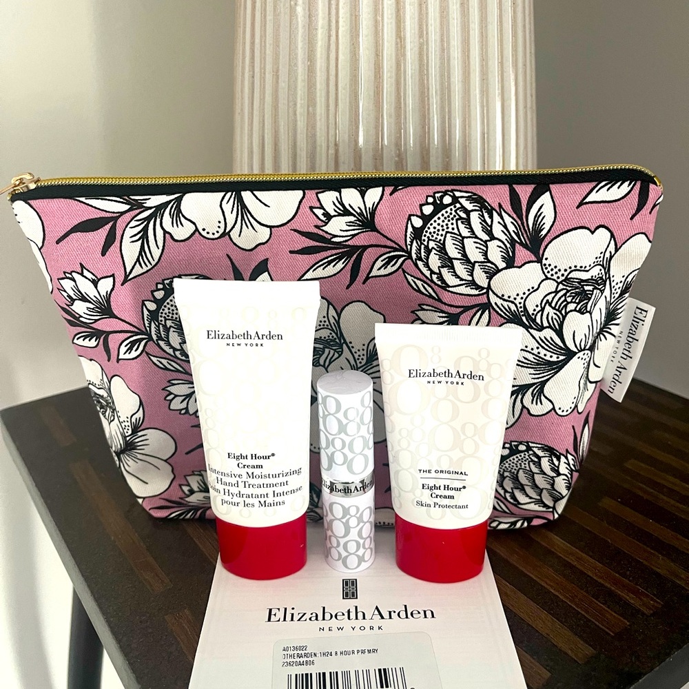 Elizabeth Arden Gift Bag 🌸Floral Print Comes With Three 8 Hour Products Inside